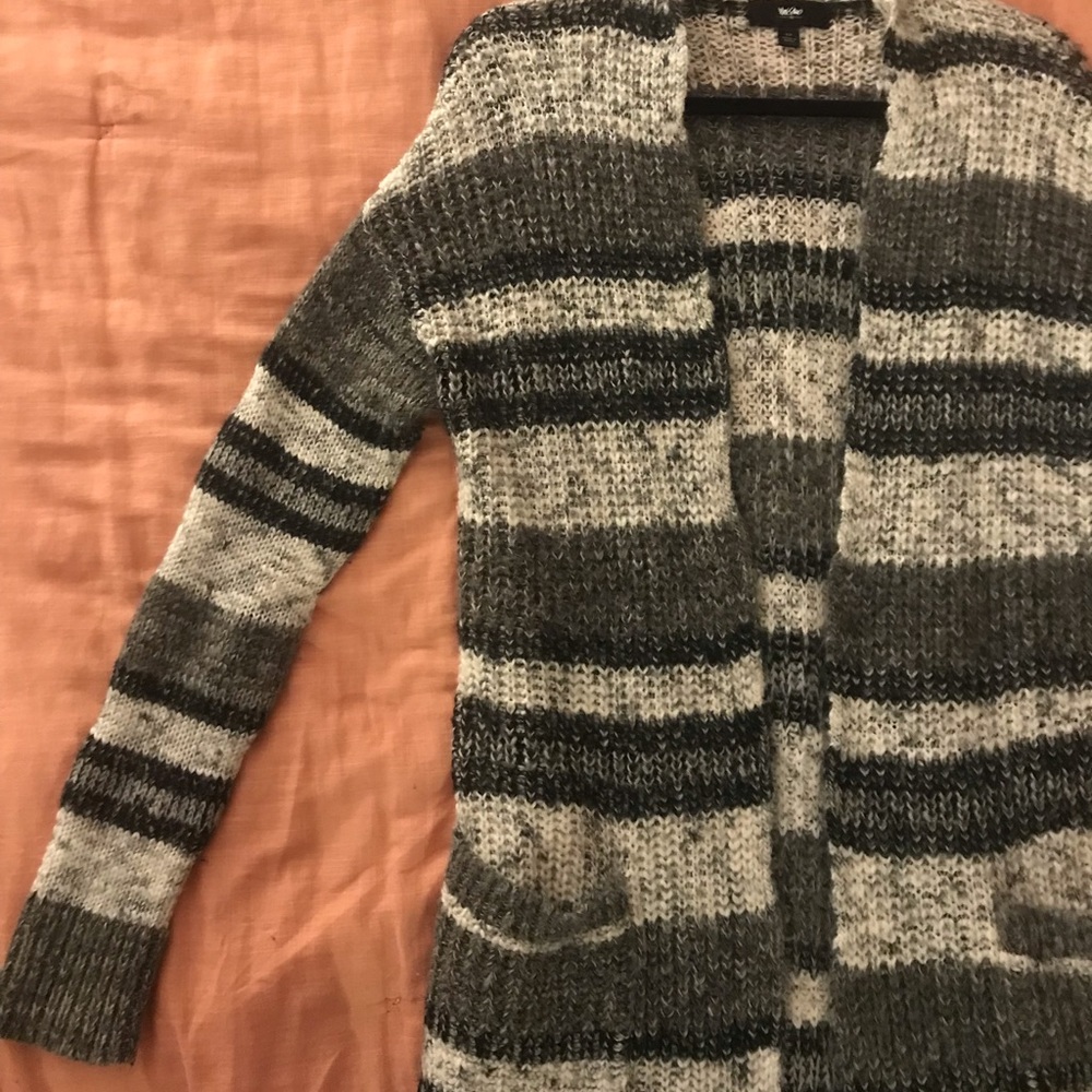 Grey/white striped cozy cardigan